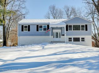4 Hampton Dr, Freehold, NJ 07728