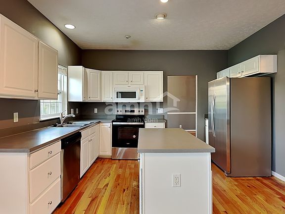 3rd image of 7041 Calderwood Dr