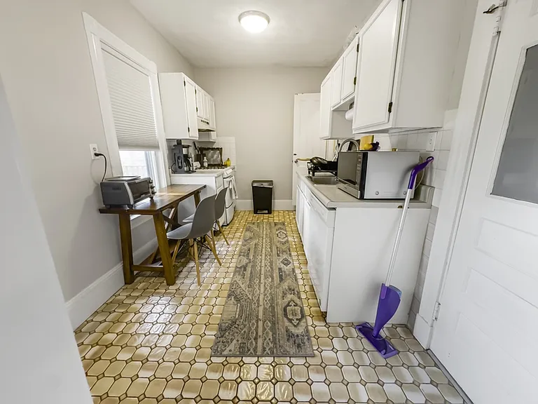 55 Hall Ave #2R — Photo 10