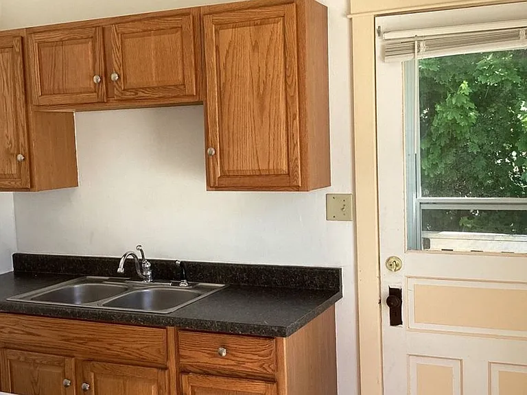 206 Lincoln Way E — Photo 21