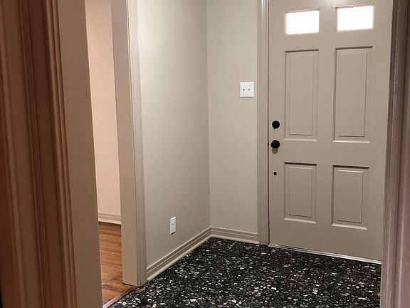 Entry, LG. Living Rm to left