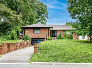 319 Chain O Hills Rd, Colonia, NJ 07067