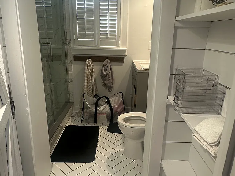 205 E Marshall St — Photo 15