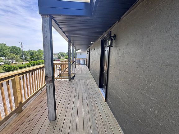 4th image of 904 Coldwater Rd #8
