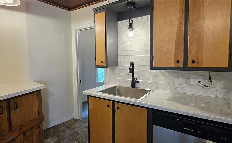 16 Central St #2 — Photo 4