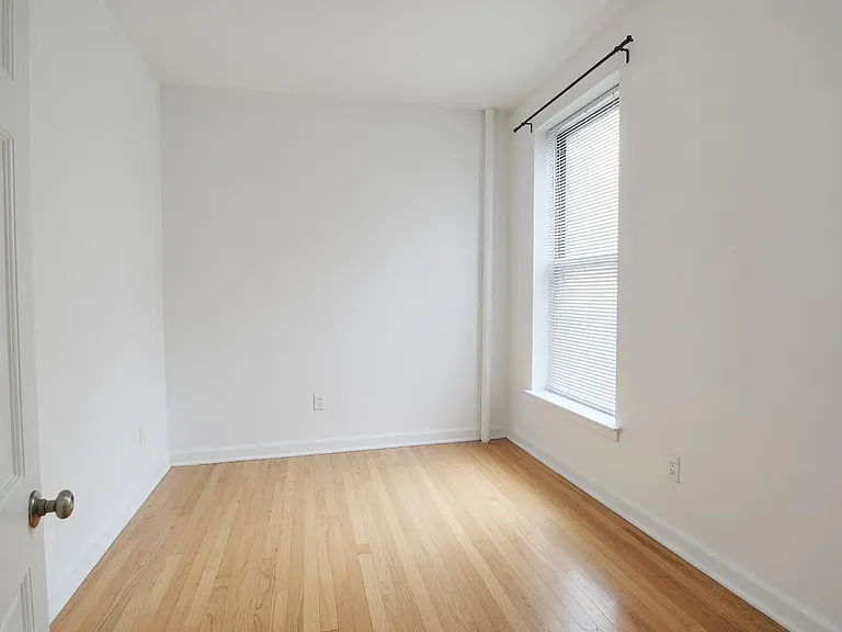 25 Cornelia St #17 — Photo 3