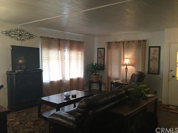 4th image of 43652 Mayberry Ave