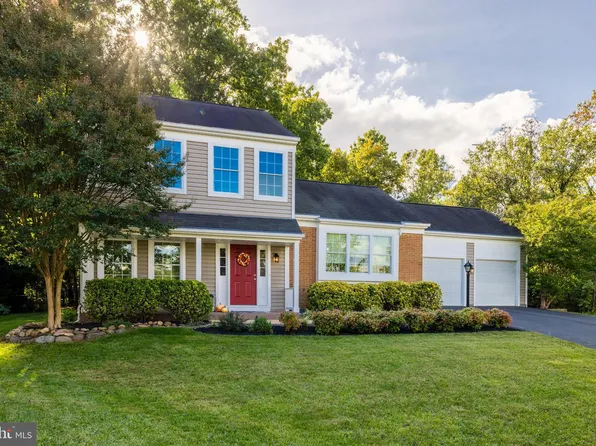 46 Bentley Dr, Sterling, VA 20165