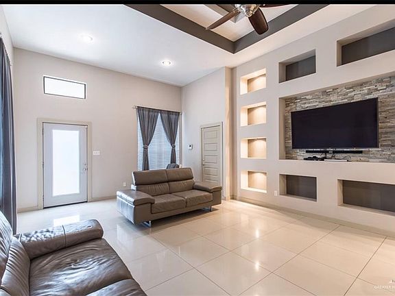 3rd image of 5205 Calle Divina