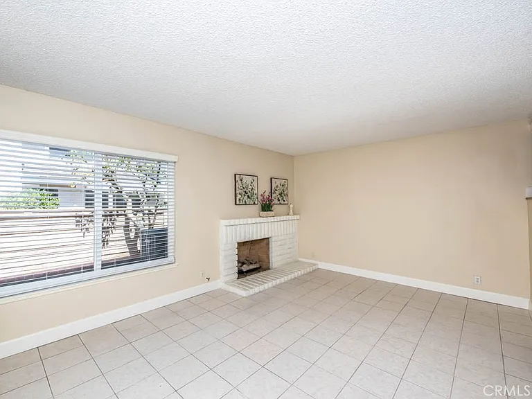 21 Ashbrook #102 — Photo 10