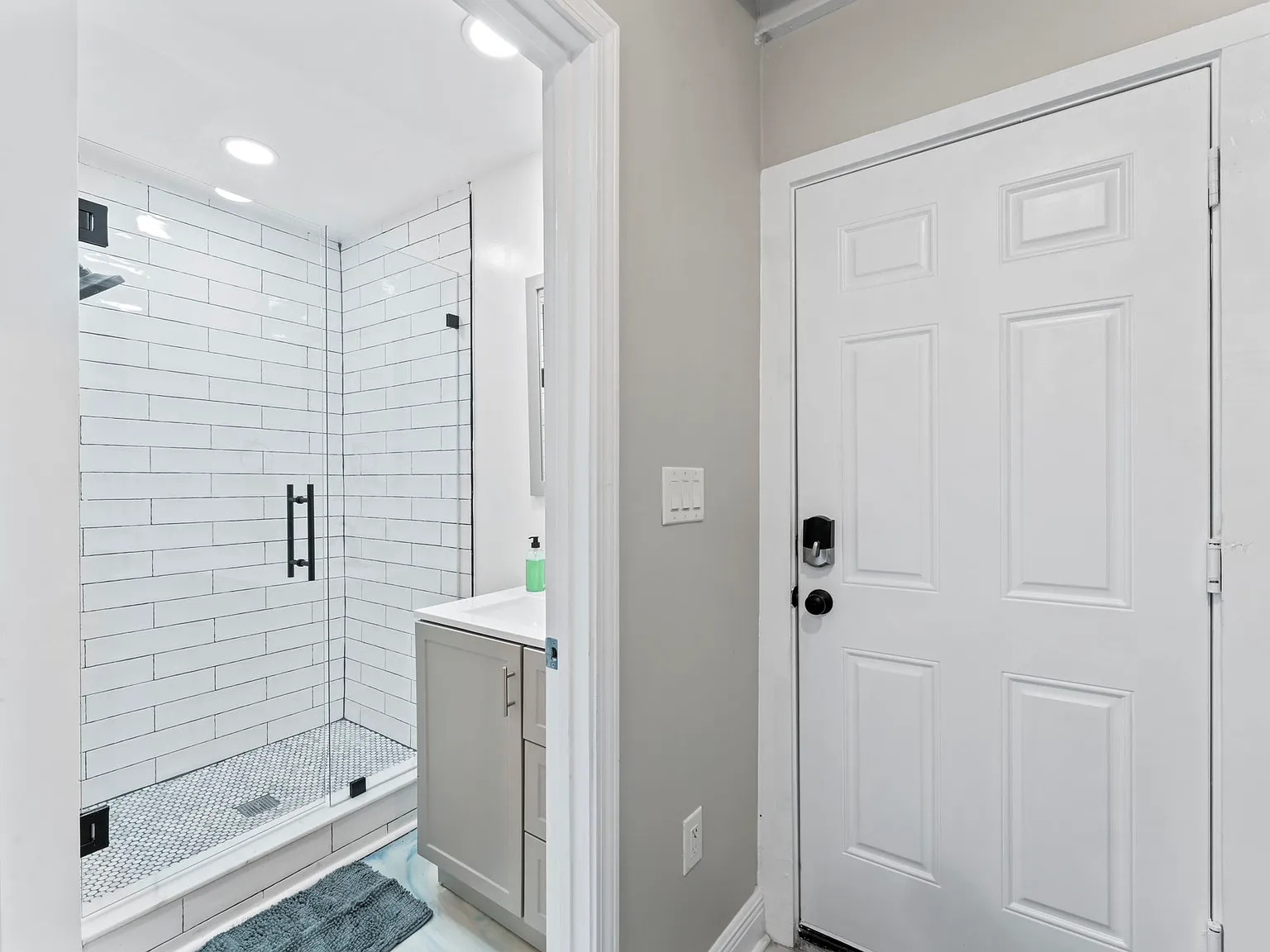 Studio, $1,799 — Photo 4