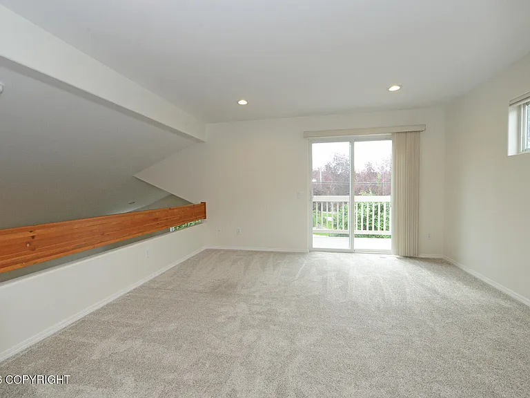 264 Dailey Ave — Photo 10