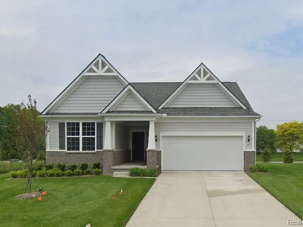 3060 Sheffield Cir, Clarkston, MI 48346