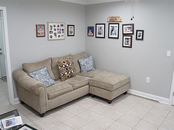 3rd image of 501 Friery St