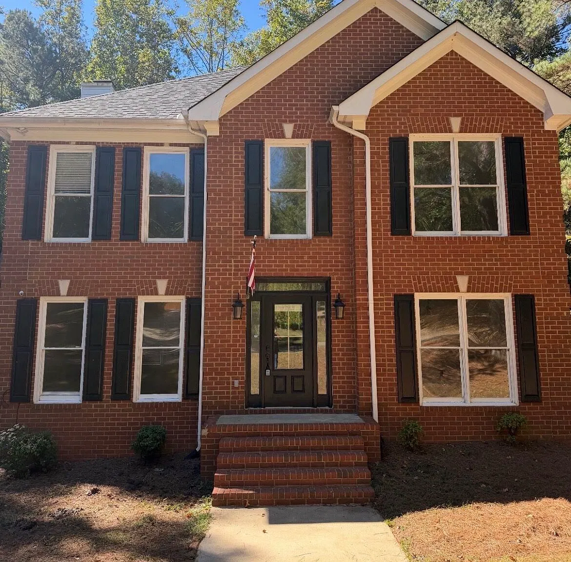 3 bed, 2.5 bath, 2400 sqft, $2,700 — Photo 1