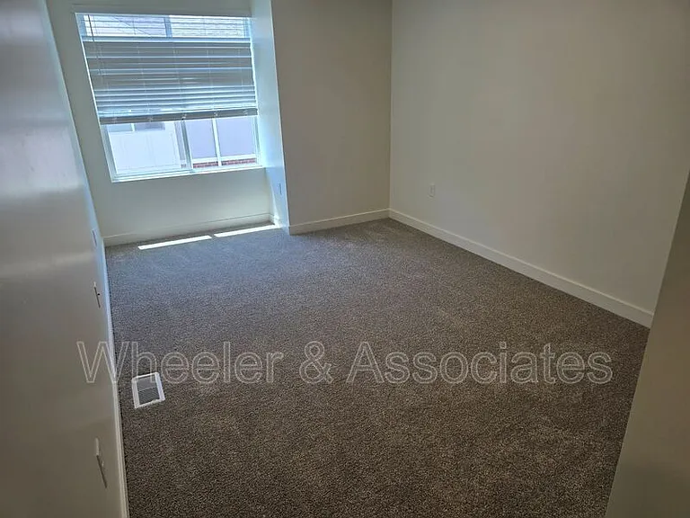 456 W 1080 S — Photo 18