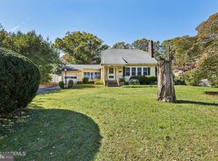 16 Dickinson Ave, Toms River, NJ 08753