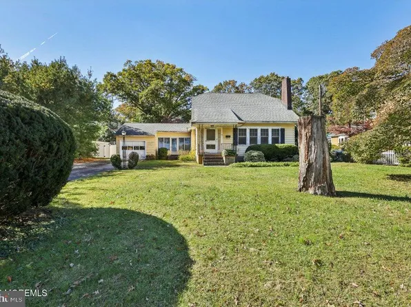 16 Dickinson Ave, Toms River, NJ 08753