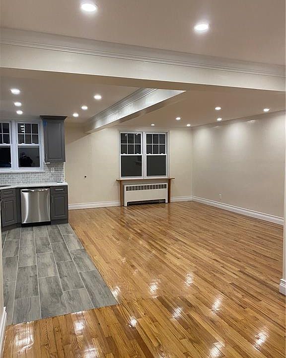 1st image of 2419 Young Ave #2
