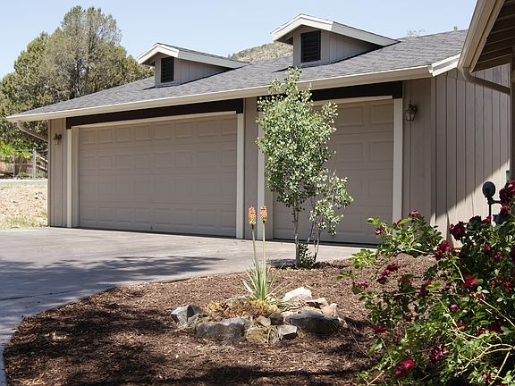 3 Car garage