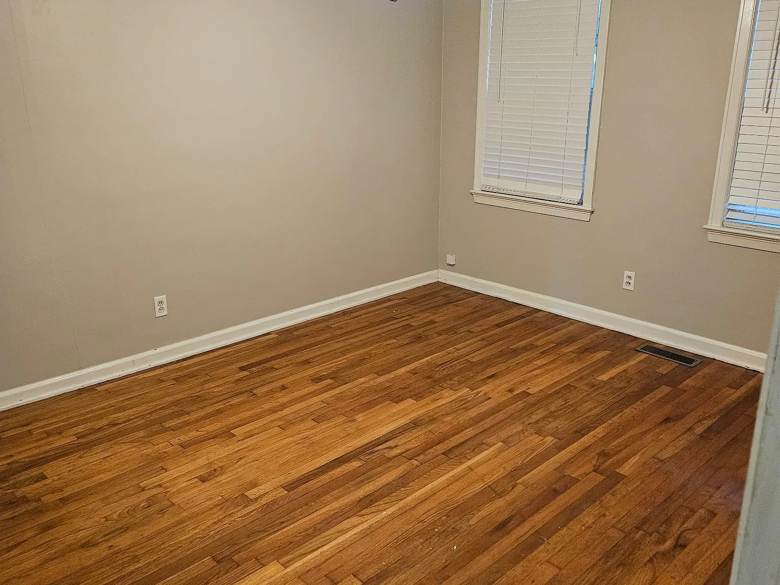 3 bed, 1422 sqft, $1,600 — Photo 2