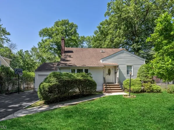 9 Midway Dr, Livingston Twp., NJ 07039