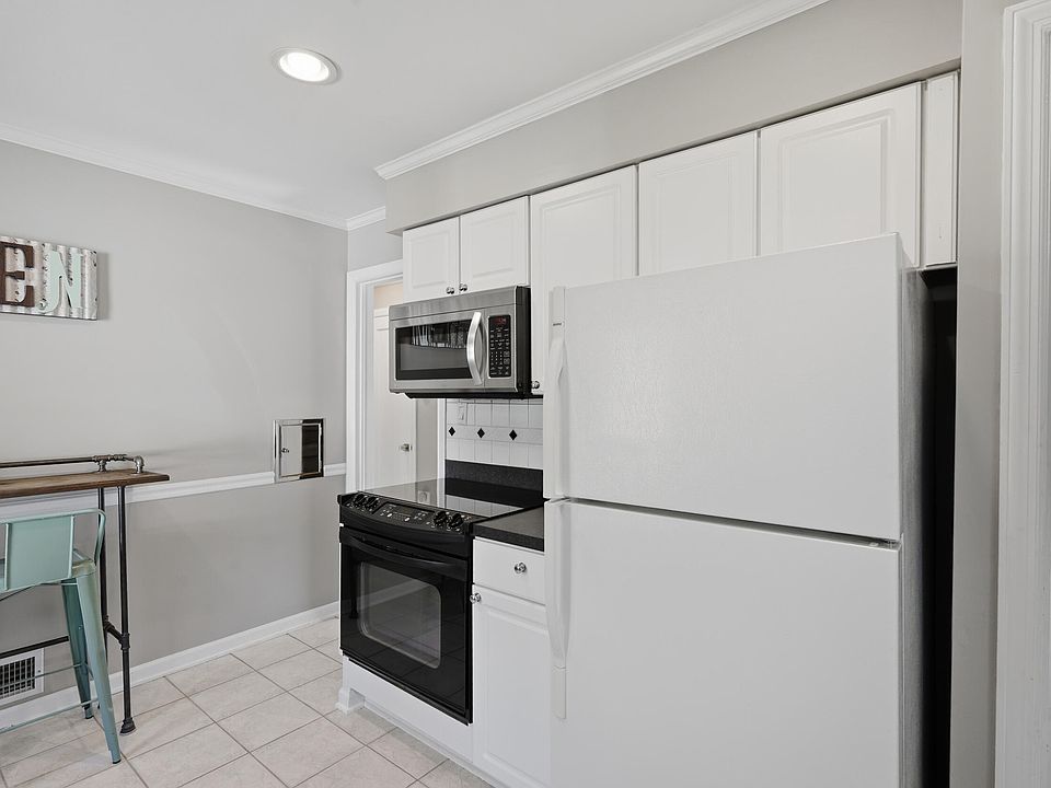 1875 Haynes St, photo 14