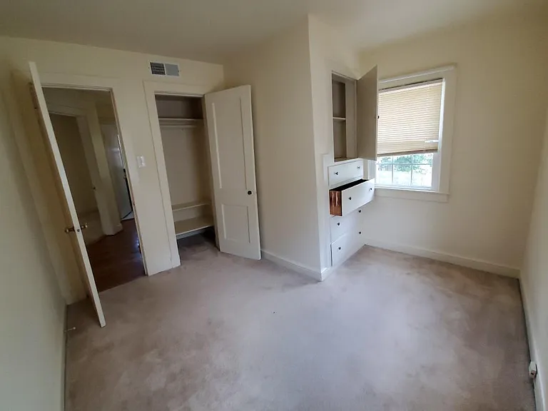 1605 N Stafford St — Photo 14