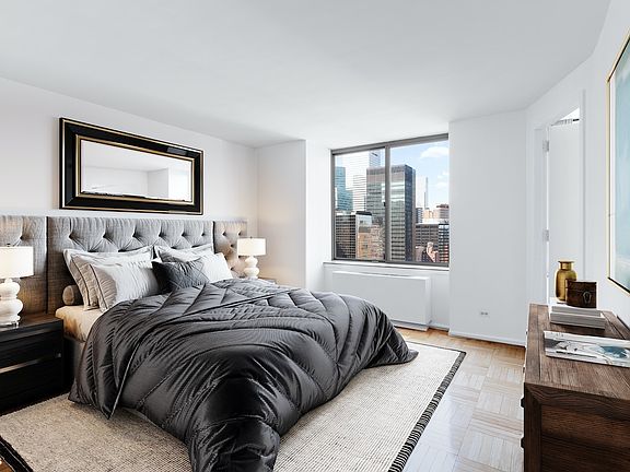 4th image of 236 E 47th St APT 37C