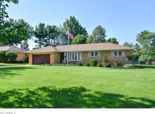 431 Justo Ln, Seven Hills, OH