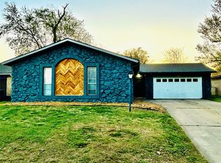 1710 N Cedar St, Owasso, OK 74055