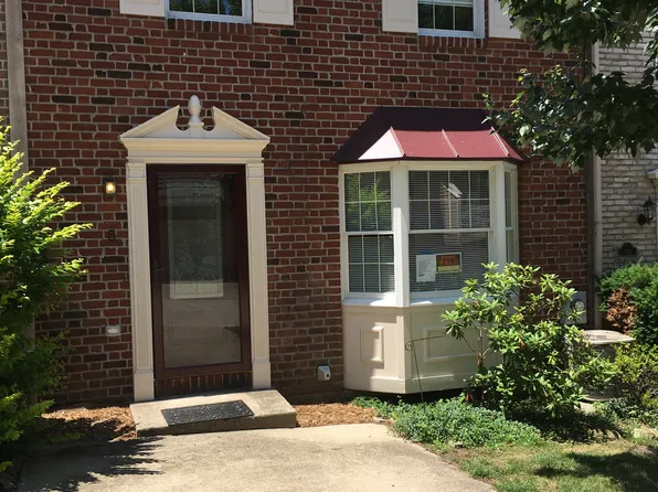 5 Regency Ct, Morgantown, WV 26505