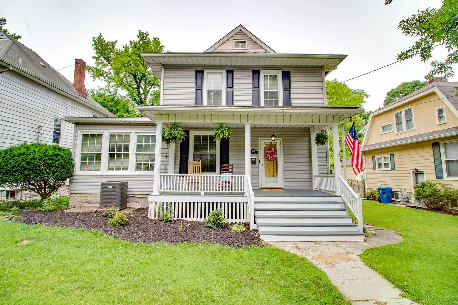 1916 Liberty St photo 1