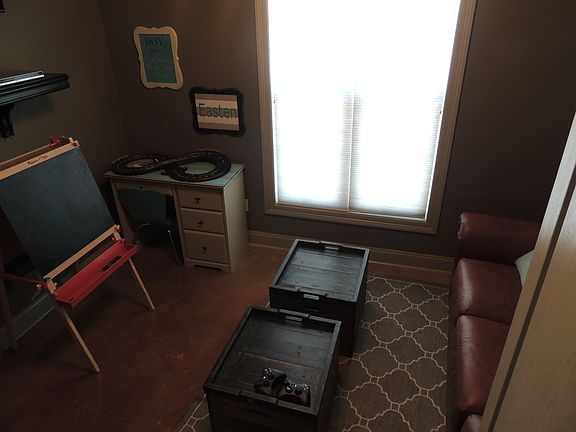 5th image of 622 Southlake Circle