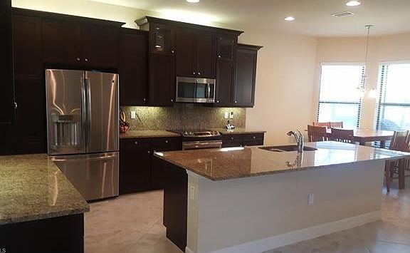 4th image of 3474 Pacific Dr