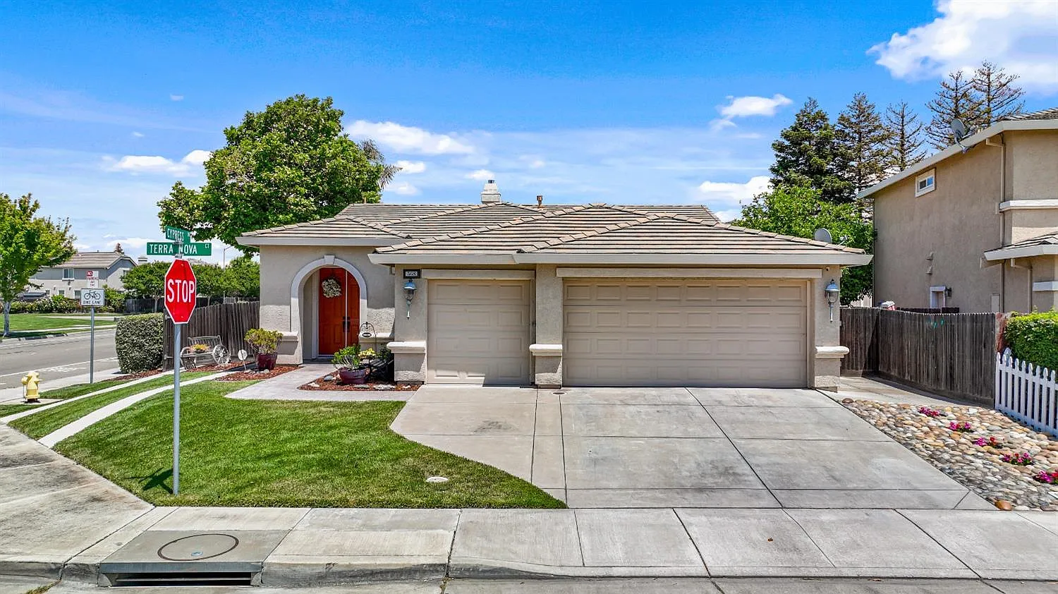 568 Terra Nova Ct photo 1