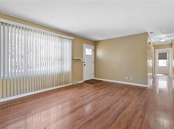 5th image of 8808 Glenwood Ave