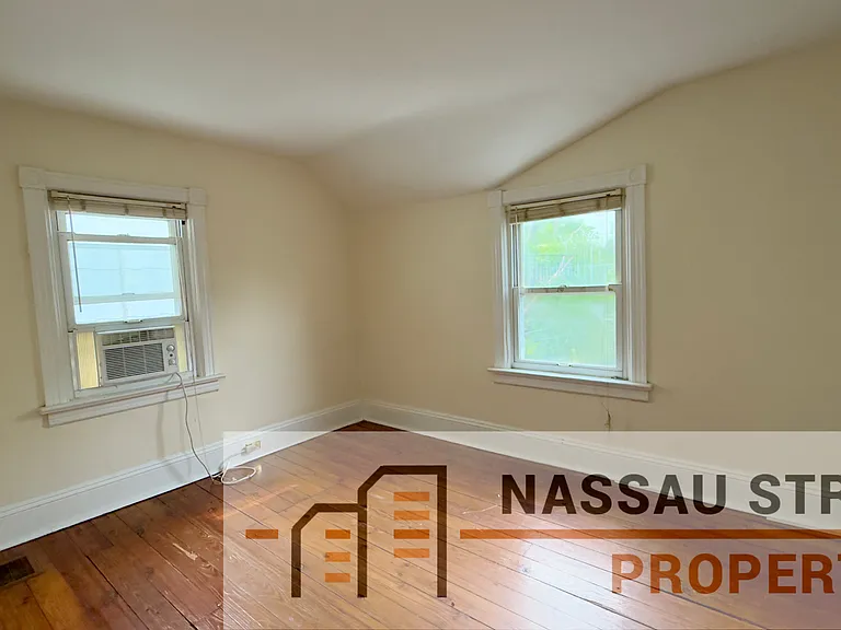 45 Moran Ave — Photo 8