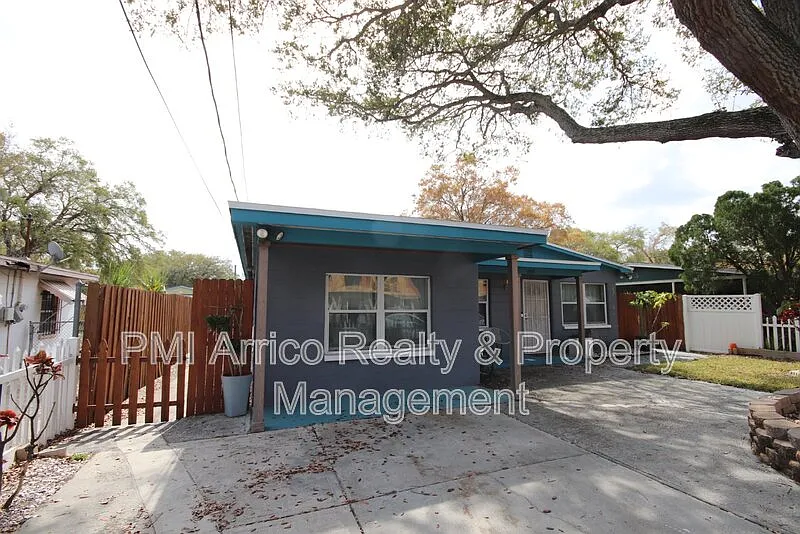 4 bed, 2.0 bath, 1349 sqft, $2,995 — Photo 2