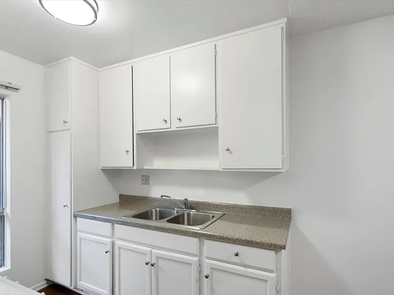 749 Garland Ave — Photo 6