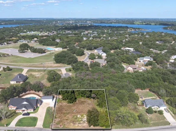 4011 Iron Horse Trl, Granbury, TX 76048