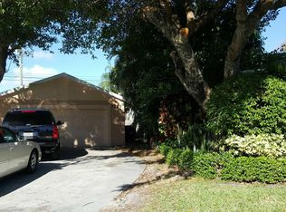 1229 Pine Sage Cir, West Palm Beach, FL 33409