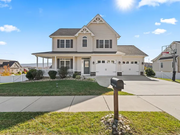 8 McIlwee Ln, Staunton, VA 24401