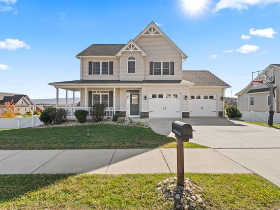 8 McIlwee Ln, Staunton, VA 24401