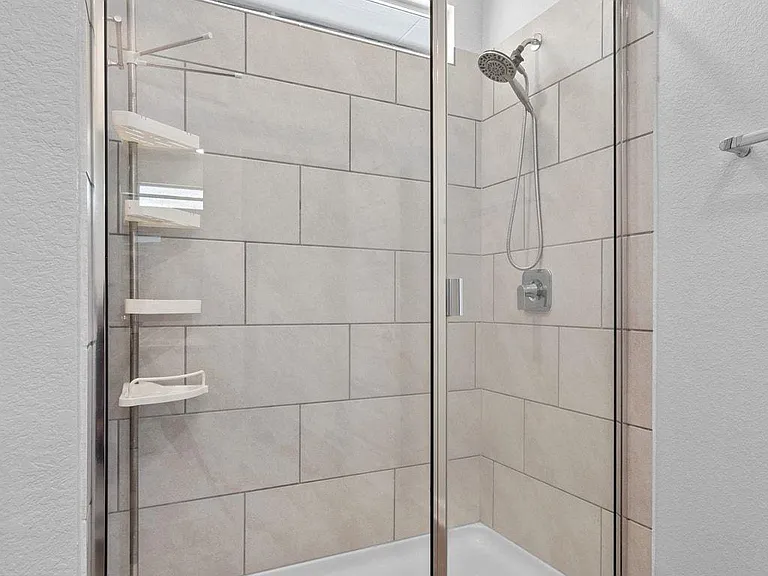 129 Cupreata Ln — Photo 16
