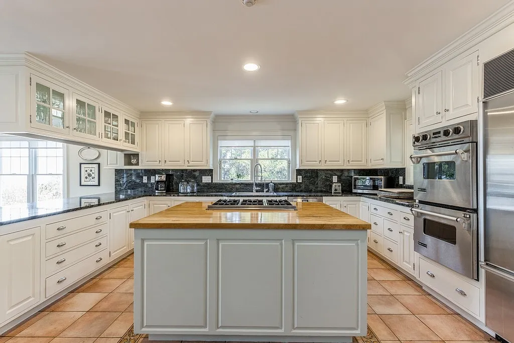 Outstanding Bay View South--Time Frames And Prices Below — Photo 4