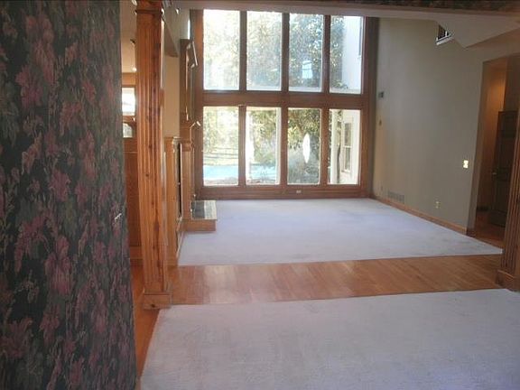 3rd image of 1217 SW Coachlight Dr