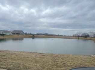 405 NE Chestnut Ct, Oak Grove, MO 64075