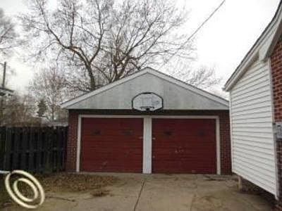 4th image of 6711 Centralia St
