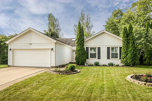 445 Caren Dr photo 1